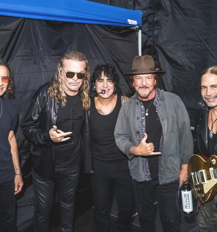 Eddie Vedder presenta a Maná en Ohana Fest, haciendo historia como la única banda de rock latino en encabezar el festival en sus 10 años de historia